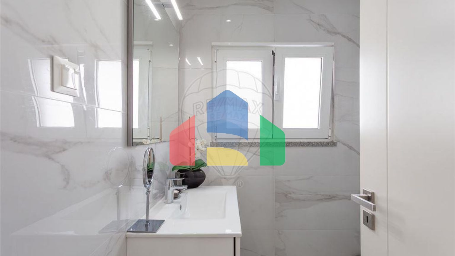 Residential - Single Family Home - T4 - Carcavelos e Parede, Cascais - PT