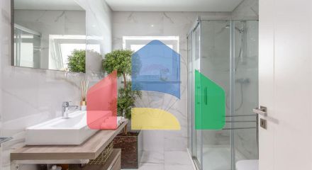 Residential - Single Family Home - T4 - Carcavelos e Parede, Cascais - PT