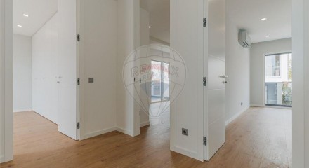 Residential - Single Family Home - T3 - Carcavelos e Parede, Cascais - PT