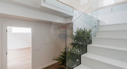 Residential - Single Family Home - T3 - Carcavelos e Parede, Cascais - PT