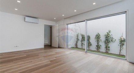 Residential - Single Family Home - T3 - Carcavelos e Parede, Cascais - PT