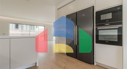 Residential - Single Family Home - T3 - Carcavelos e Parede, Cascais - PT