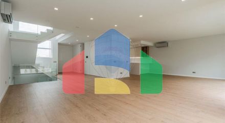 Residential - Single Family Home - T3 - Carcavelos e Parede, Cascais - PT