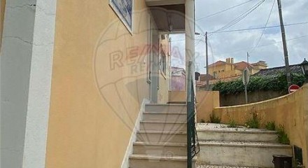 Residential - Single Family Home - T2 - Carcavelos e Parede, Cascais - PT
