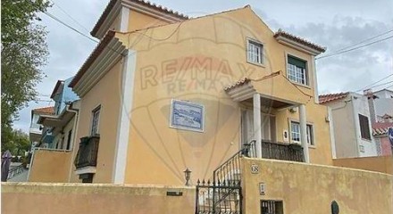 Residential - Single Family Home - T2 - Carcavelos e Parede, Cascais - PT