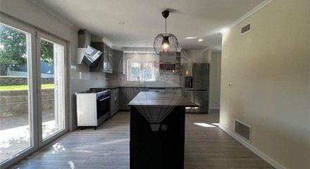 Residential - Single Family Home - T3 - Carcavelos e Parede, Cascais - PT