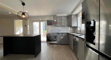 Residential - Single Family Home - T3 - Carcavelos e Parede, Cascais - PT