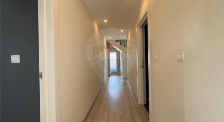 Residential - Single Family Home - T3 - Carcavelos e Parede, Cascais - PT