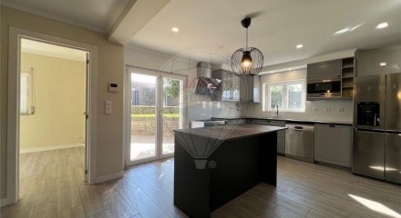Residential - Single Family Home - T3 - Carcavelos e Parede, Cascais - PT