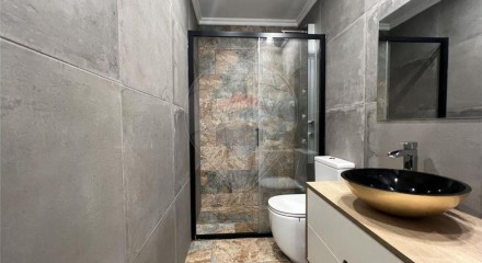Residential - Single Family Home - T3 - Carcavelos e Parede, Cascais - PT