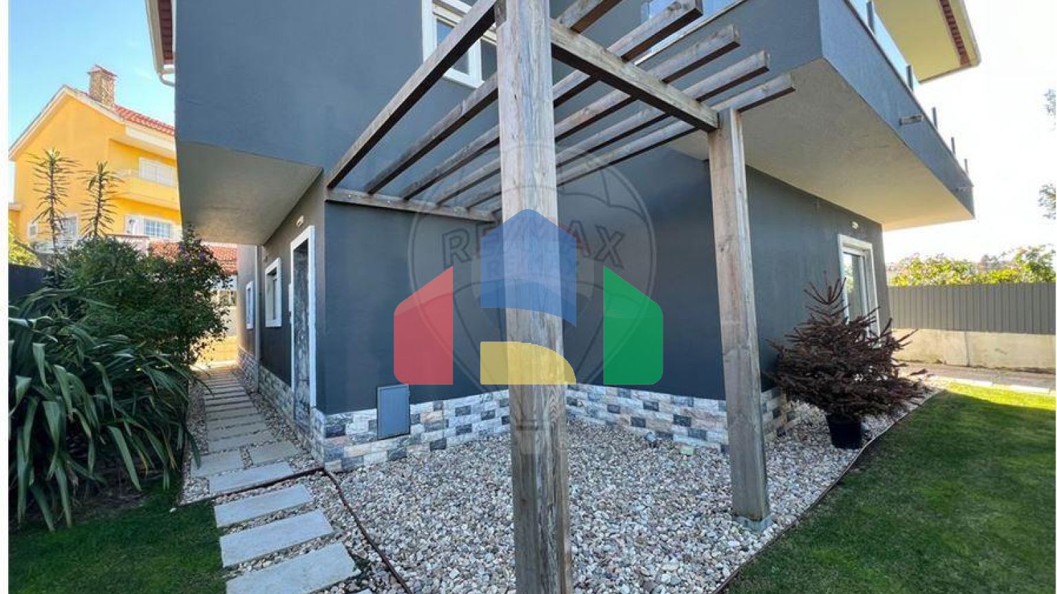 Residential - Single Family Home - T3 - Carcavelos e Parede, Cascais - PT