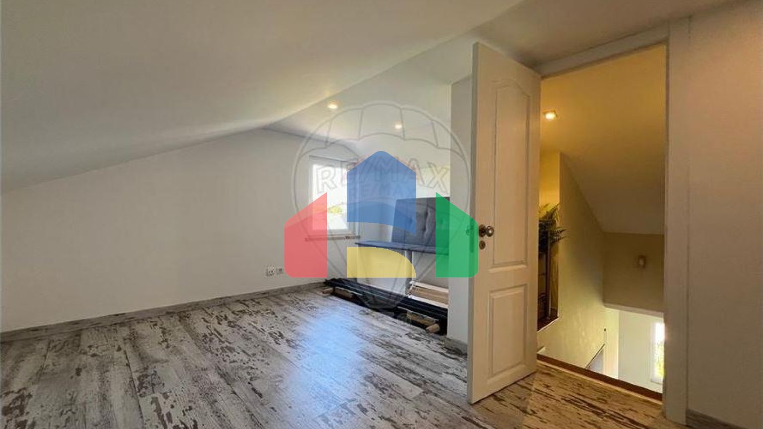 Residential - Single Family Home - T3 - Carcavelos e Parede, Cascais - PT