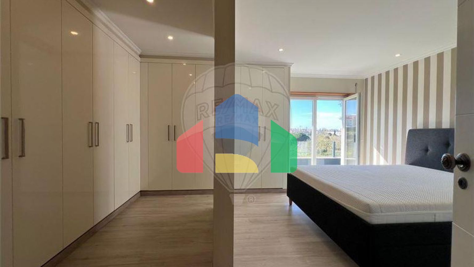 Residential - Single Family Home - T3 - Carcavelos e Parede, Cascais - PT