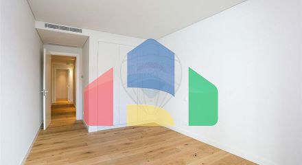 Residential - Condo/Apartment - T4 - Carcavelos e Parede, Cascais - PT