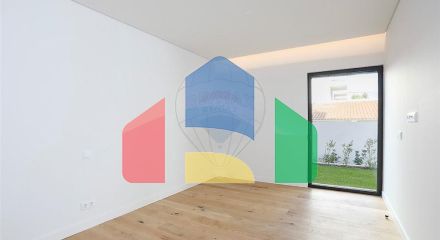 Residential - Condo/Apartment - T4 - Carcavelos e Parede, Cascais - PT