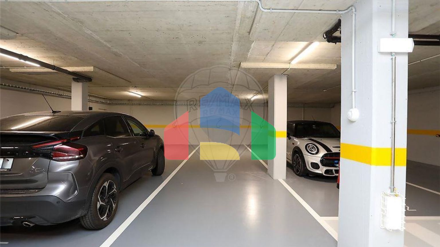 Residential - Condo/Apartment - T4 - Carcavelos e Parede, Cascais - PT