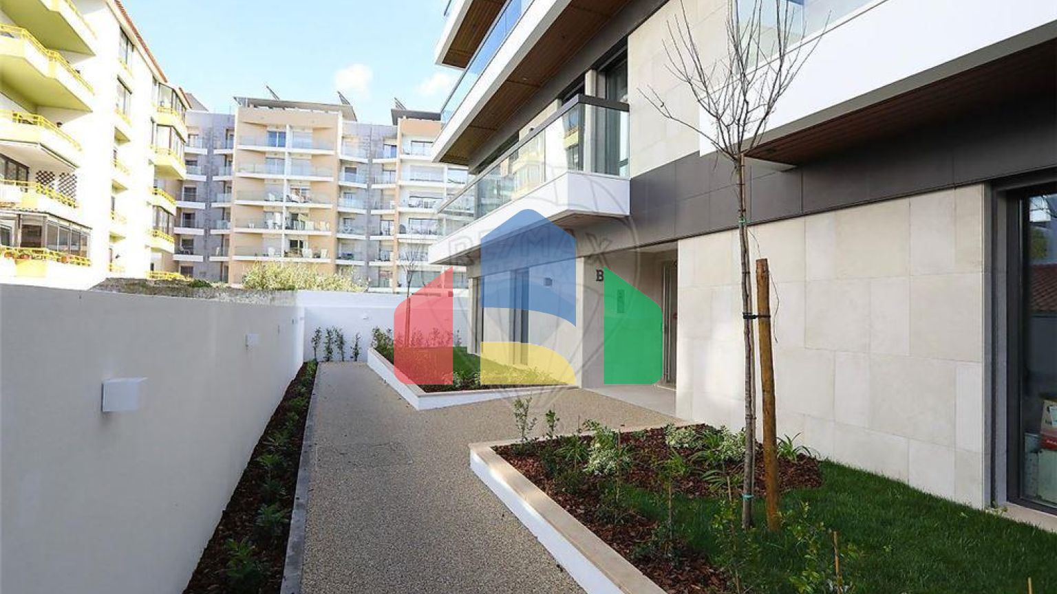 Residential - Condo/Apartment - T4 - Carcavelos e Parede, Cascais - PT