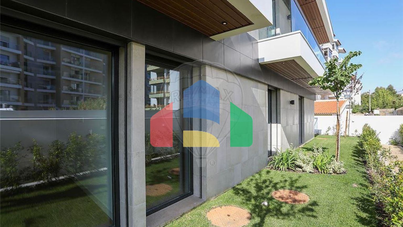 Residential - Condo/Apartment - T4 - Carcavelos e Parede, Cascais - PT