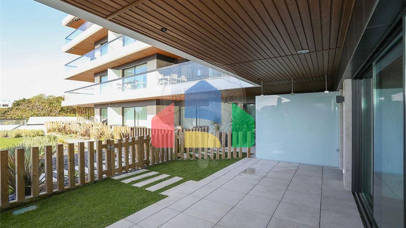 Residential - Condo/Apartment - T4 - Carcavelos e Parede, Cascais - PT