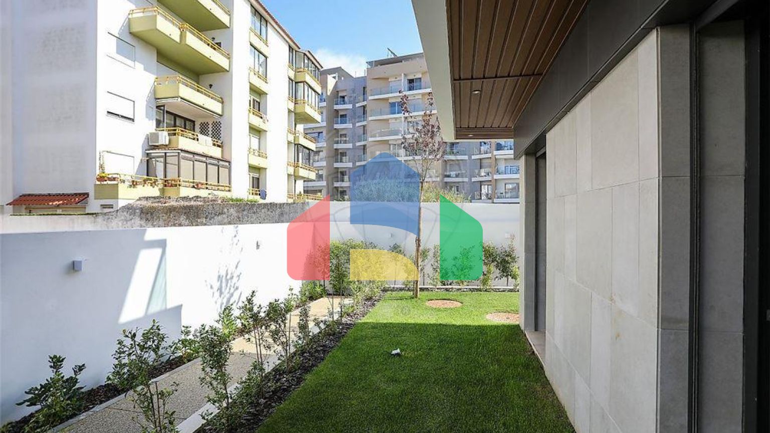Residential - Condo/Apartment - T4 - Carcavelos e Parede, Cascais - PT