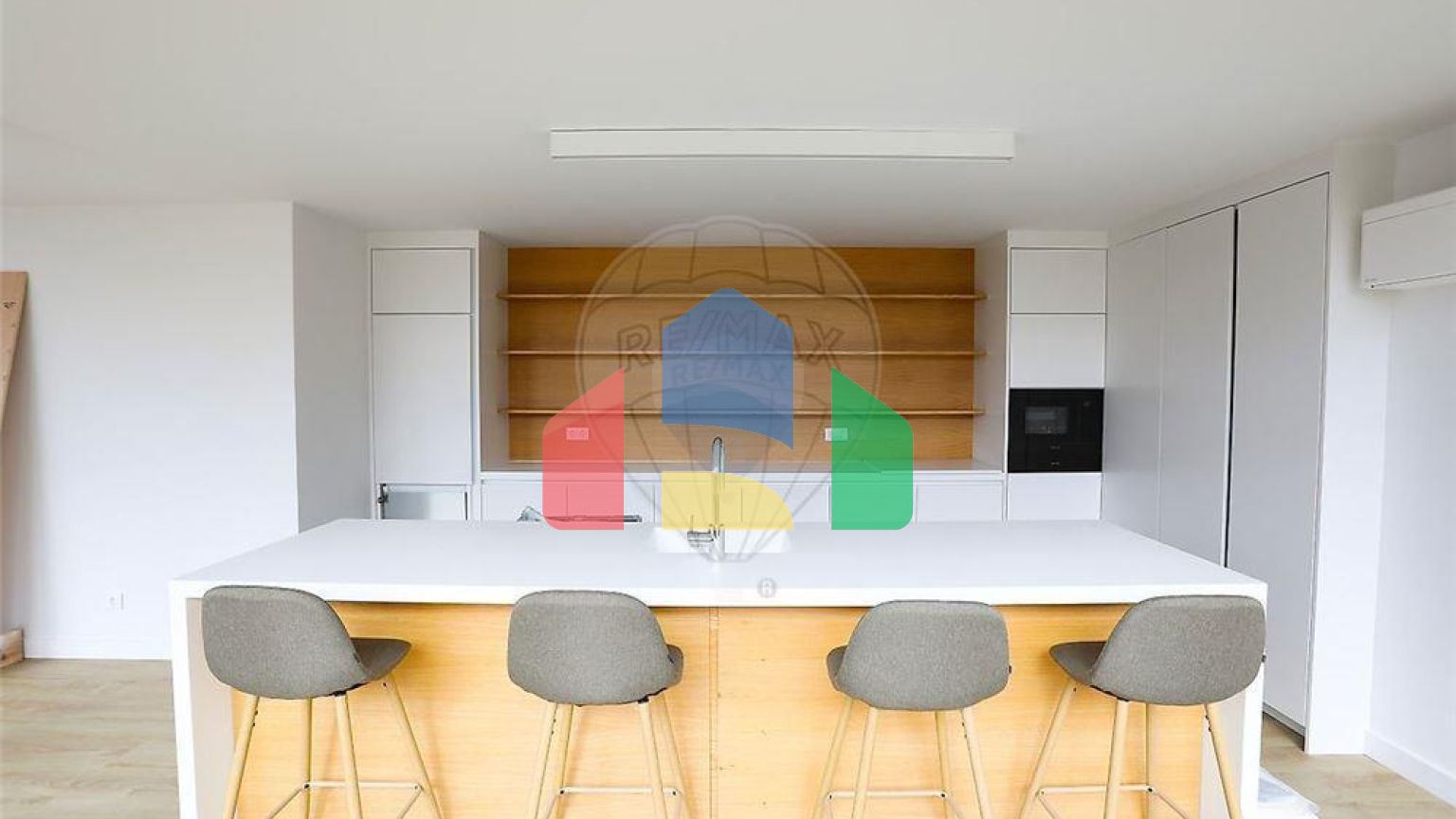 Residential - Condo/Apartment - T4 - Carcavelos e Parede, Cascais - PT