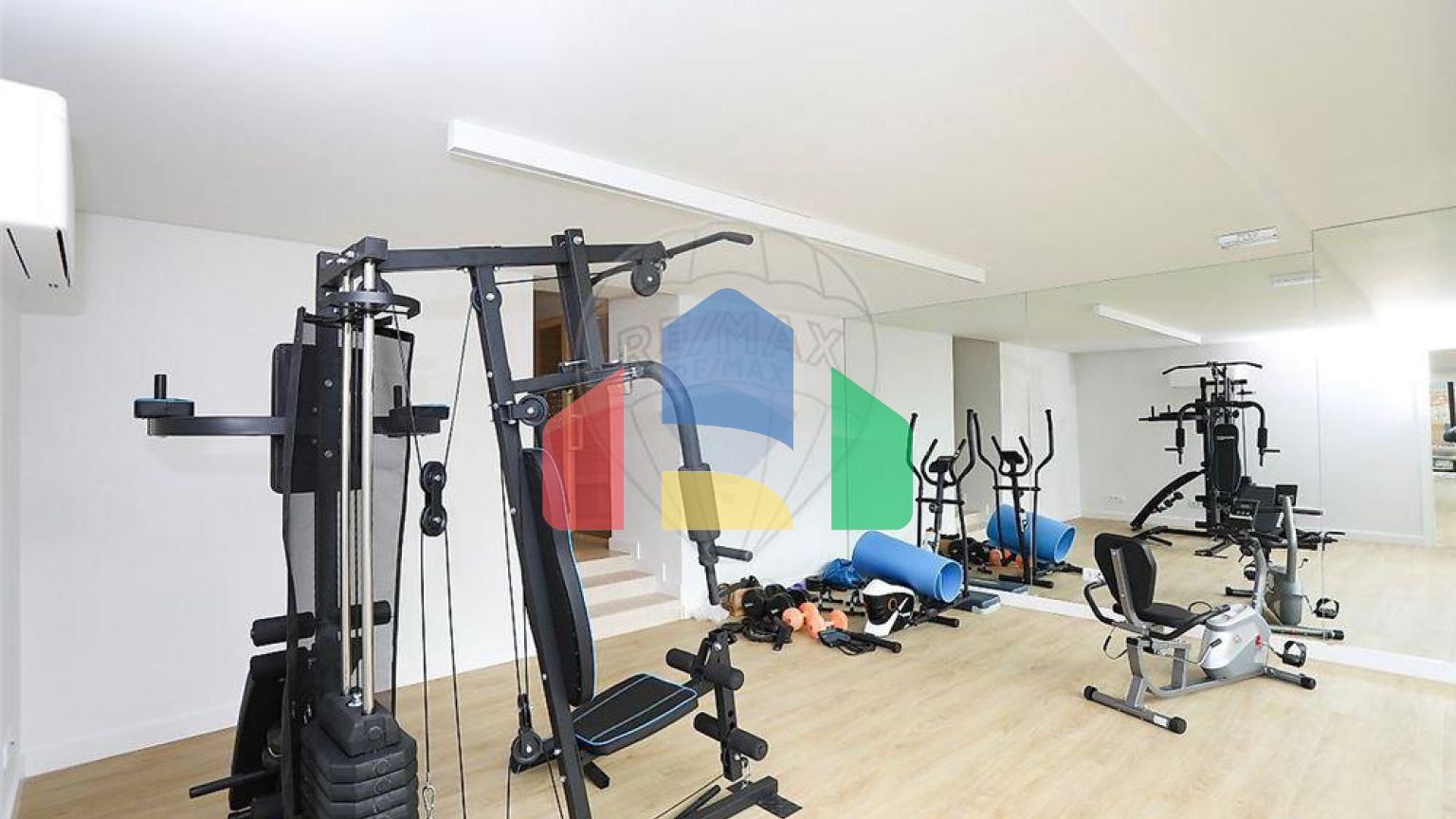 Residential - Condo/Apartment - T4 - Carcavelos e Parede, Cascais - PT