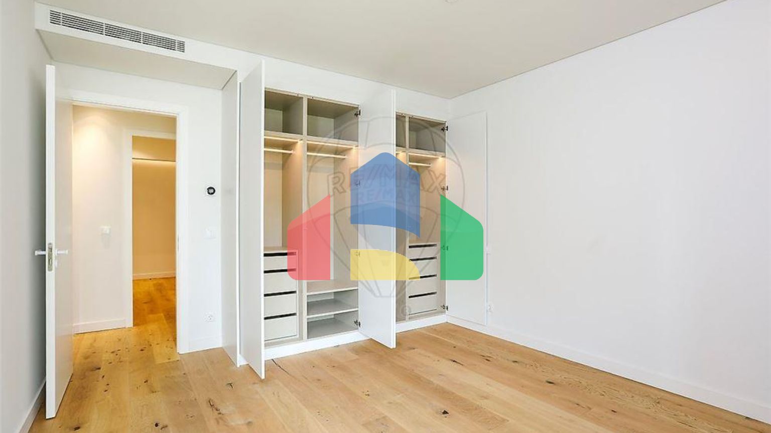 Residential - Condo/Apartment - T4 - Carcavelos e Parede, Cascais - PT