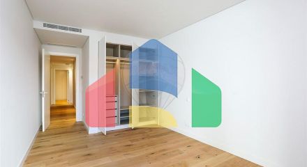 Residential - Condo/Apartment - T4 - Carcavelos e Parede, Cascais - PT