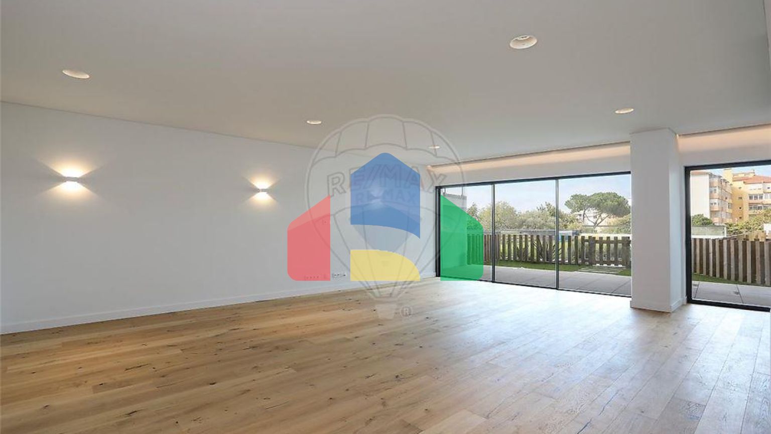 Residential - Condo/Apartment - T4 - Carcavelos e Parede, Cascais - PT