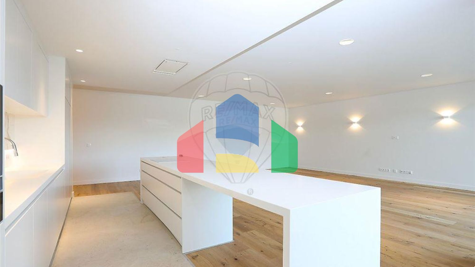 Residential - Condo/Apartment - T4 - Carcavelos e Parede, Cascais - PT