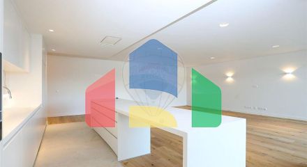 Residential - Condo/Apartment - T4 - Carcavelos e Parede, Cascais - PT