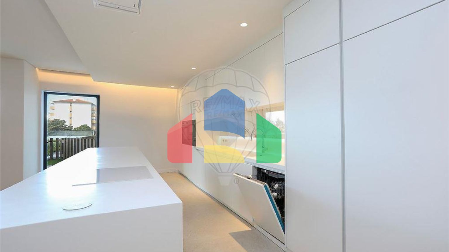 Residential - Condo/Apartment - T4 - Carcavelos e Parede, Cascais - PT