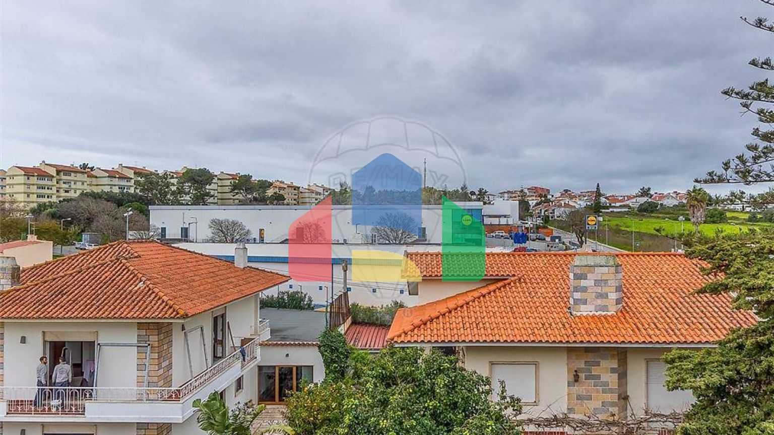 Residential - Condo/Apartment - T2 - Carcavelos e Parede, Cascais - PT