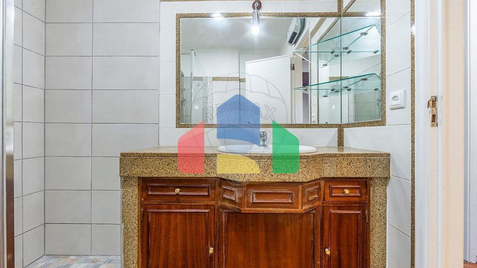 Residential - Condo/Apartment - T2 - Carcavelos e Parede, Cascais - PT