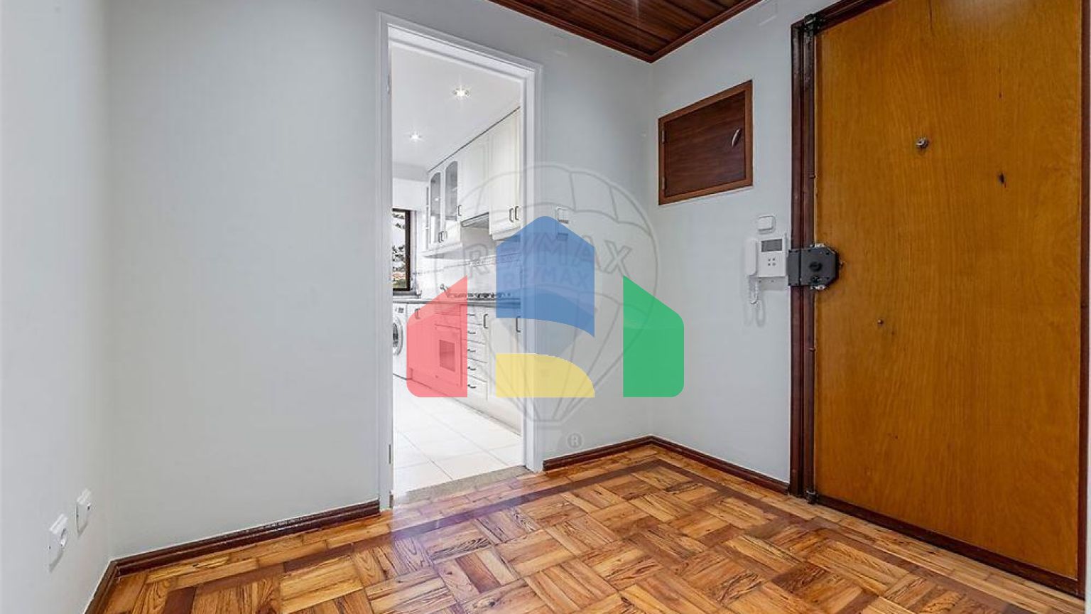 Residential - Condo/Apartment - T2 - Carcavelos e Parede, Cascais - PT