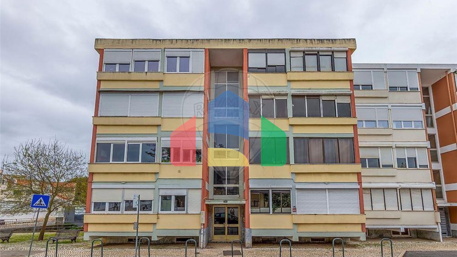 Residential - Condo/Apartment - T2 - Carcavelos e Parede, Cascais - PT