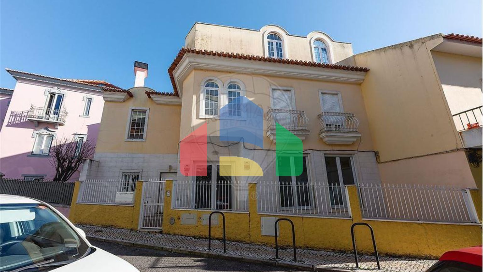 Residential - Single Family Home - T6 - Carcavelos e Parede, Cascais - PT
