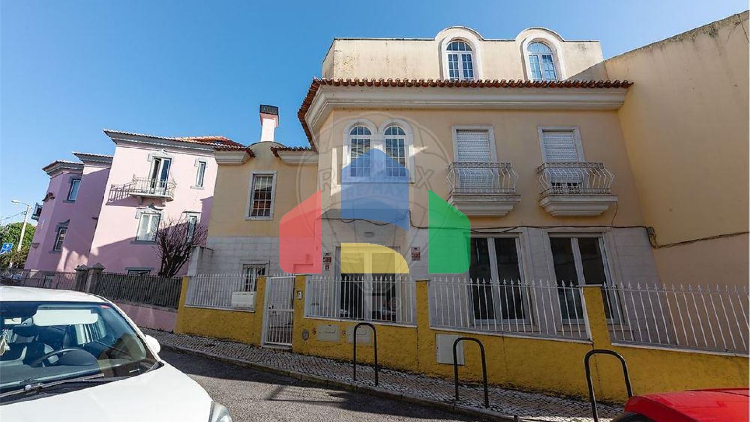 Residential - Single Family Home - T6 - Carcavelos e Parede, Cascais - PT