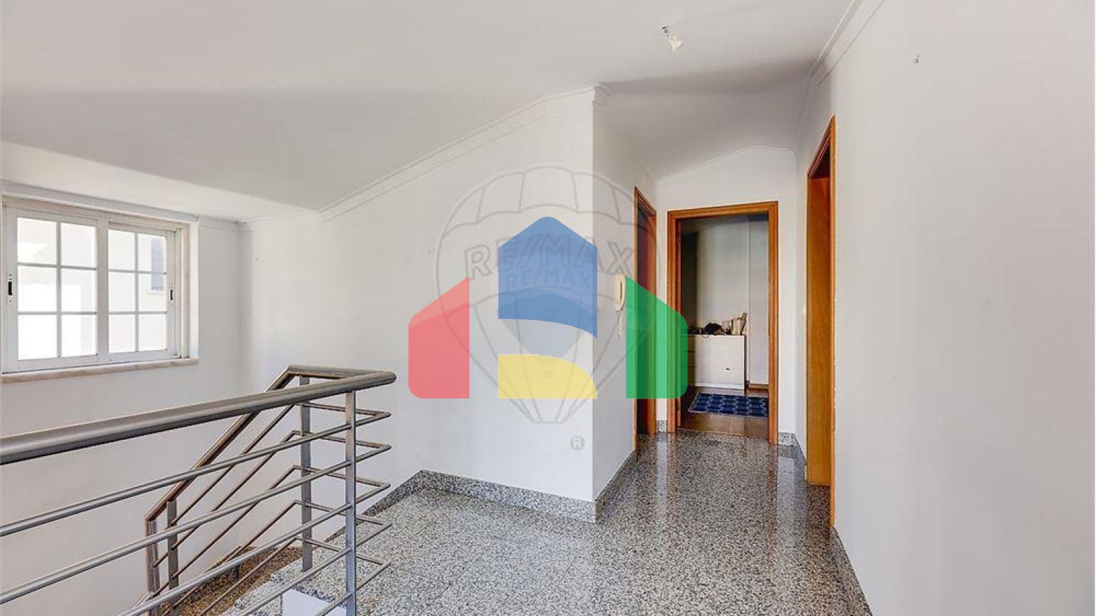 Residential - Single Family Home - T6 - Carcavelos e Parede, Cascais - PT