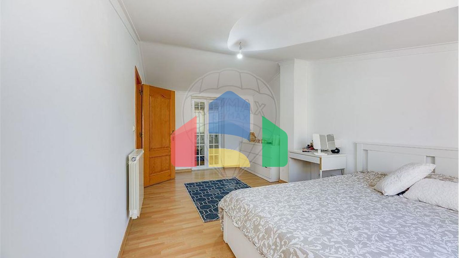 Residential - Single Family Home - T6 - Carcavelos e Parede, Cascais - PT