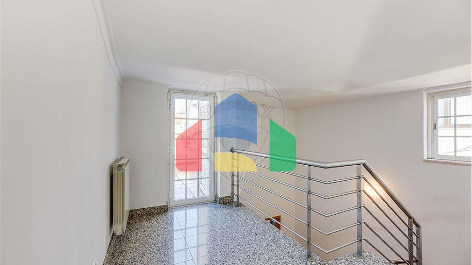 Residential - Single Family Home - T6 - Carcavelos e Parede, Cascais - PT