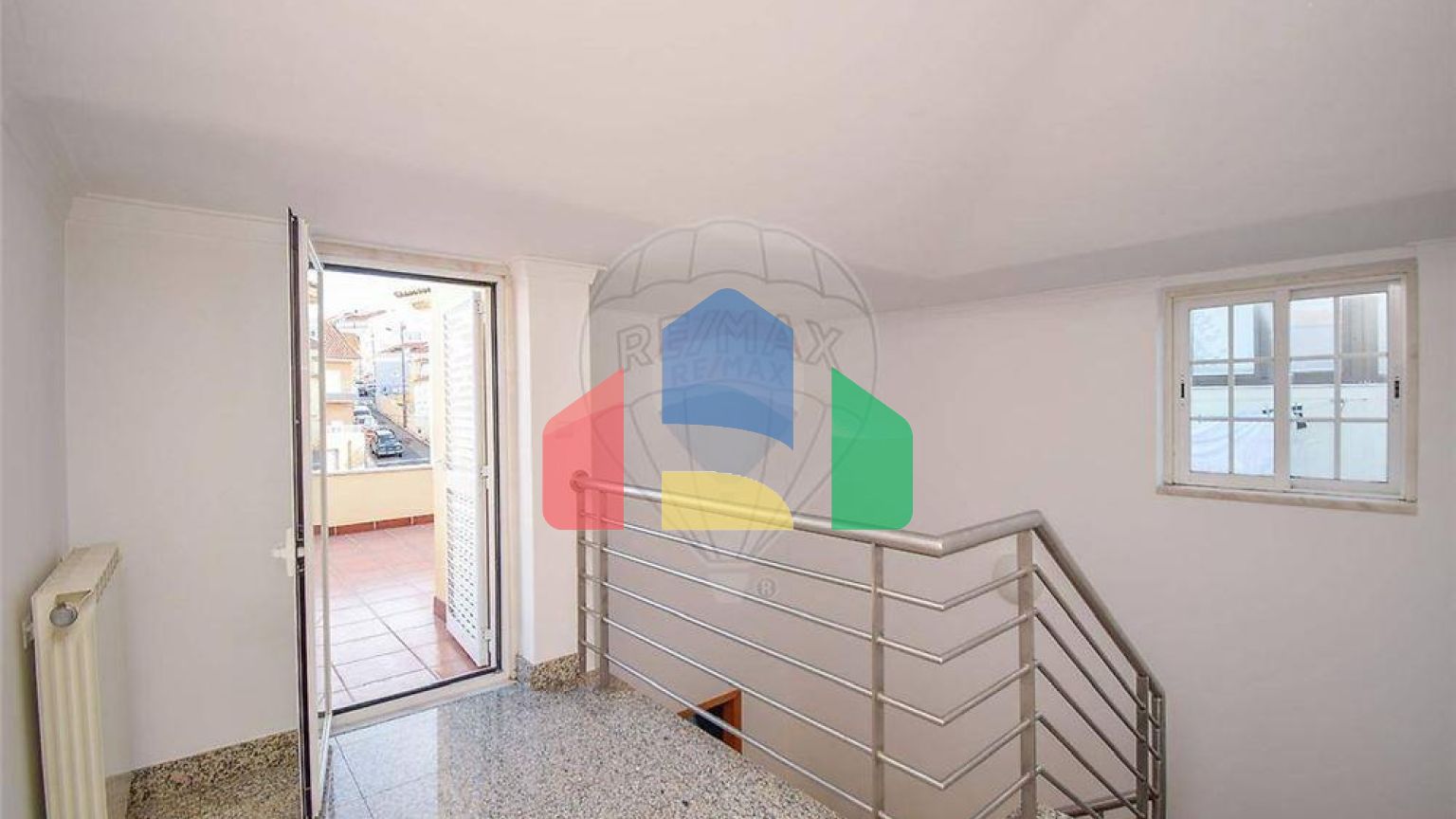 Residential - Single Family Home - T6 - Carcavelos e Parede, Cascais - PT