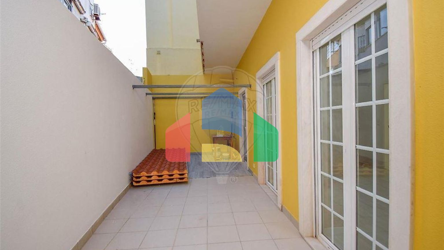 Residential - Single Family Home - T6 - Carcavelos e Parede, Cascais - PT