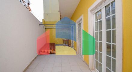 Residential - Single Family Home - T6 - Carcavelos e Parede, Cascais - PT