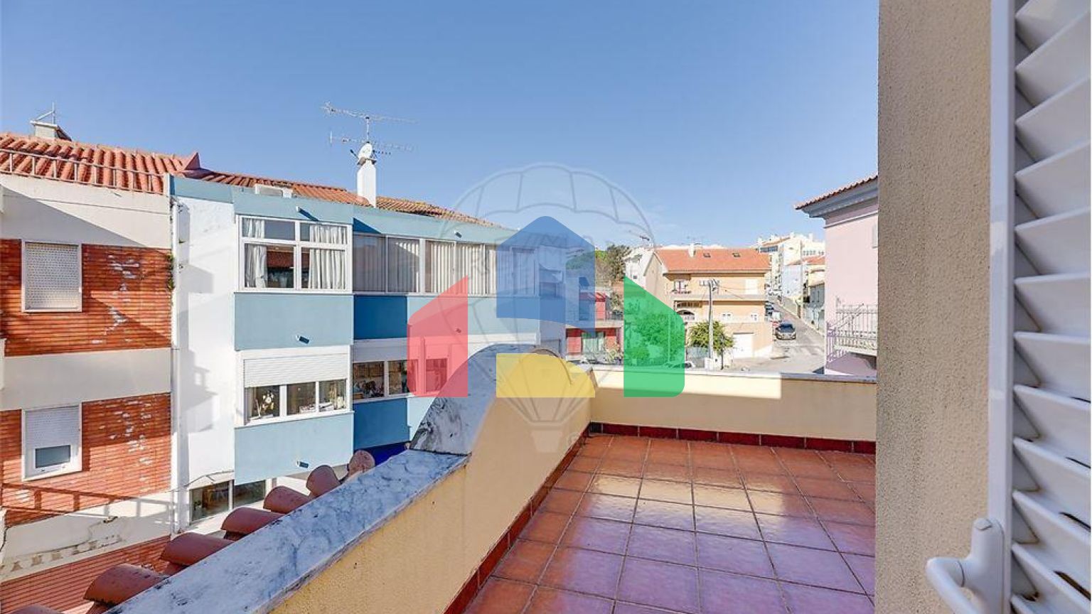 Residential - Single Family Home - T6 - Carcavelos e Parede, Cascais - PT