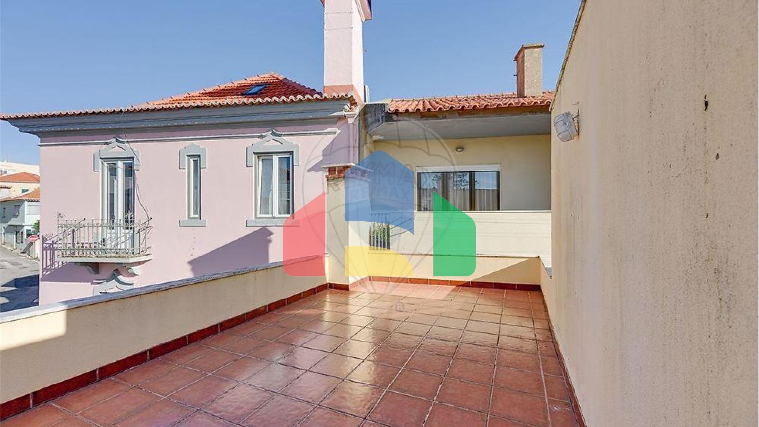 Residential - Single Family Home - T6 - Carcavelos e Parede, Cascais - PT