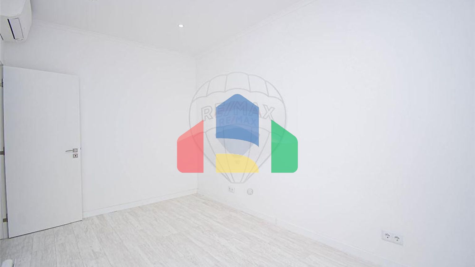 Residential - Single Family Home - T6 - Carcavelos e Parede, Cascais - PT