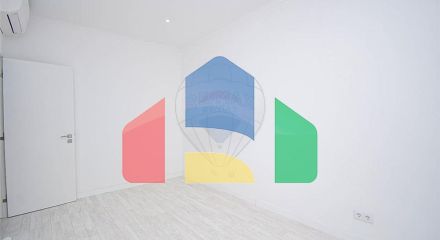 Residential - Single Family Home - T6 - Carcavelos e Parede, Cascais - PT