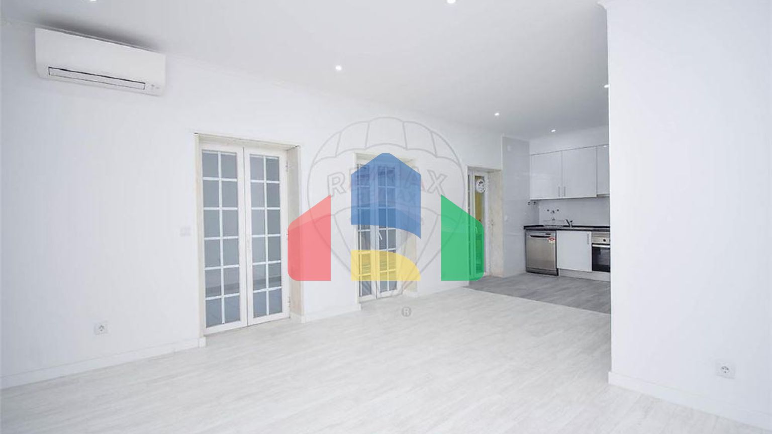 Residential - Single Family Home - T6 - Carcavelos e Parede, Cascais - PT