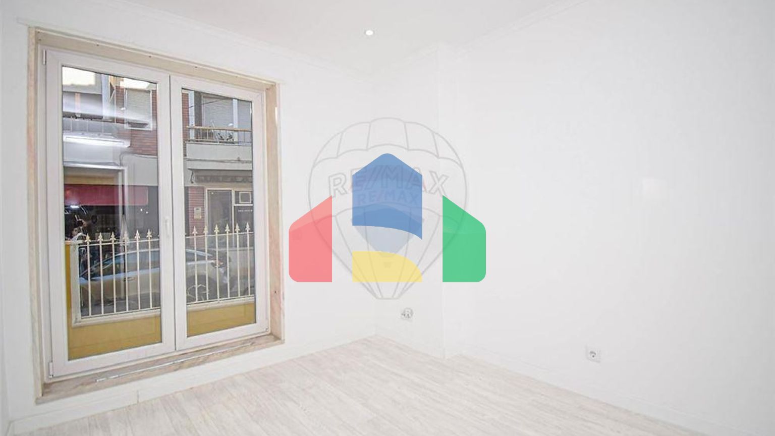 Residential - Single Family Home - T6 - Carcavelos e Parede, Cascais - PT